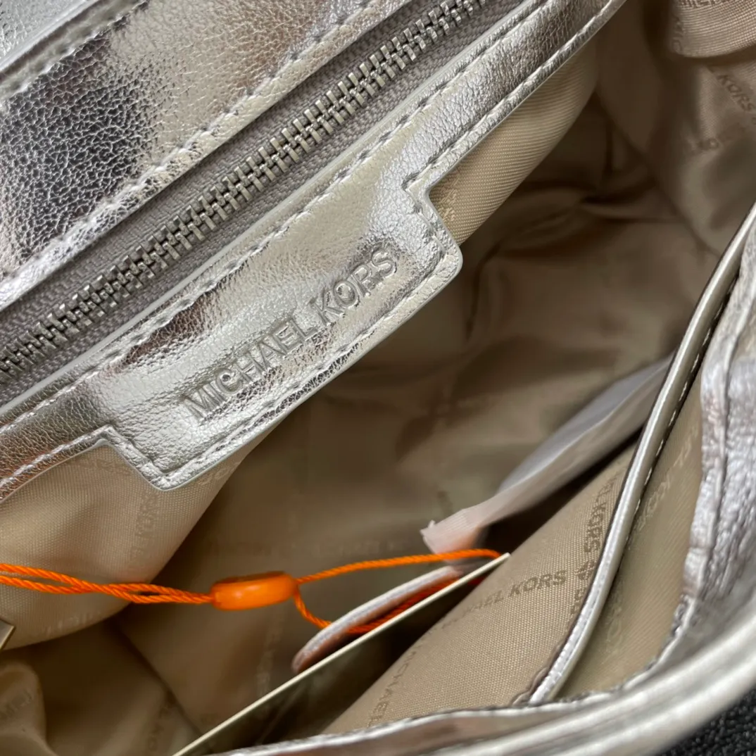 All categories Official website "Brand Women's Bags" Women's Bags 💙 MK replica MK, fine imitation MK bags, MK handbags, 2023 official latest version MK cowhide crossbody bag, bag factory, original material, size: 23-16-8CM